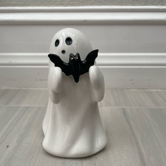 Hyde and EEK! Ceramic Ghost with Bat Halloween Figurine - Picture 1 of 8